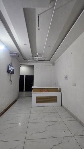 Vrindavan Hotel | श्री राधा कृष्ण कुंज