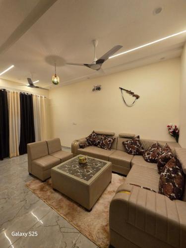 Kharar Apartment | 2 BHK Vintage Villa Family & Friends