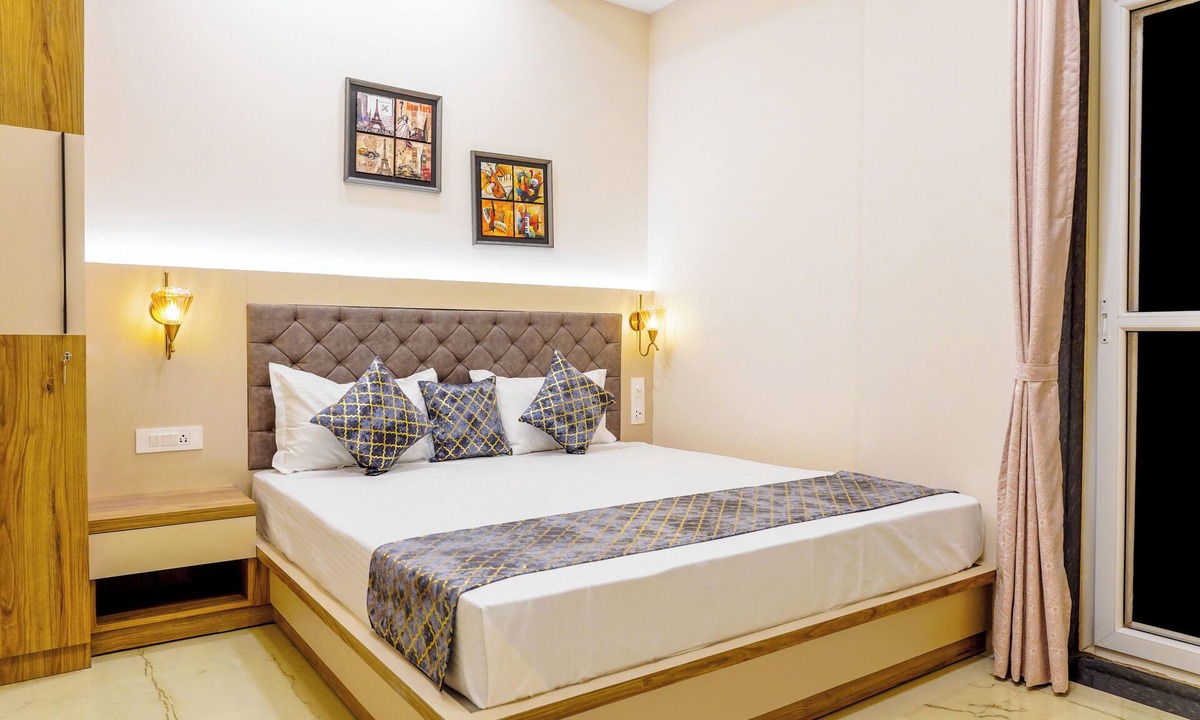 Varanasi Apartment | 3-bedroom apartment in tranquil Varanasi with AC