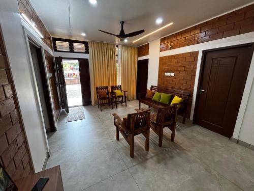 Aluva Villa | 3 bhk Premium home Stay at Ernakulam Aluva Perfect for Family and Long stay