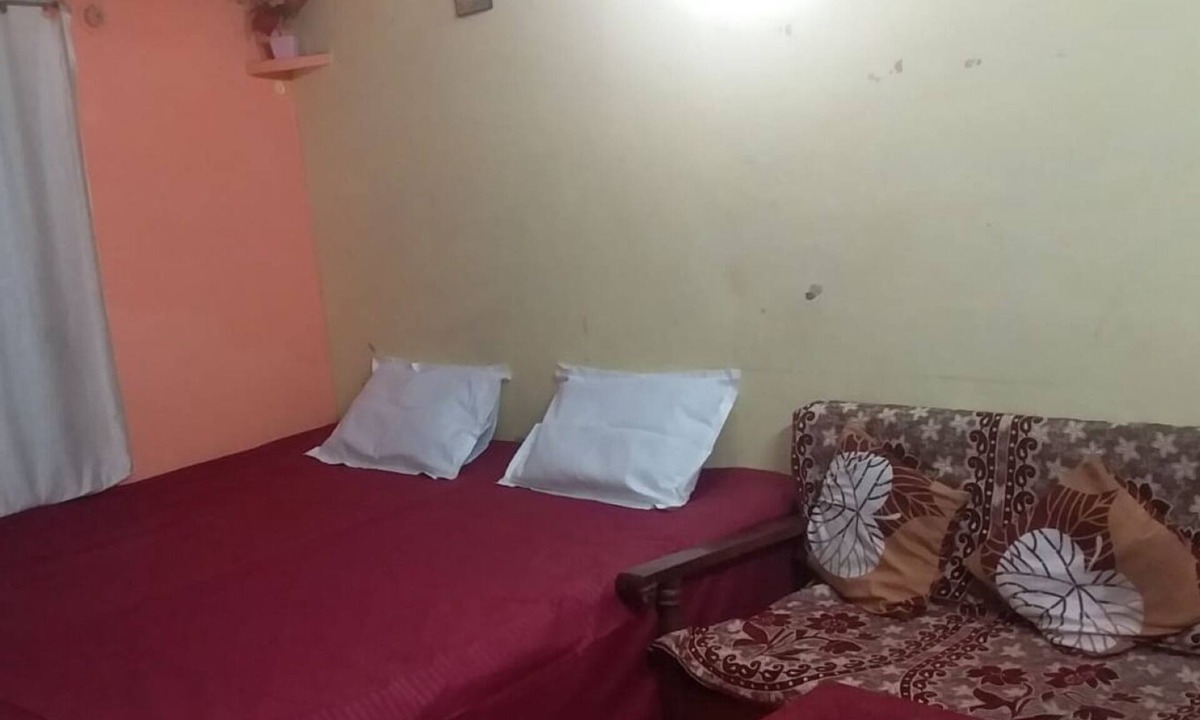 Faizabad House | 5 BEDROOM , 14 DOUBLE BED , 3 TOILETRIES , 3 BATHROOM , 2 & 3BHK ROOM SET