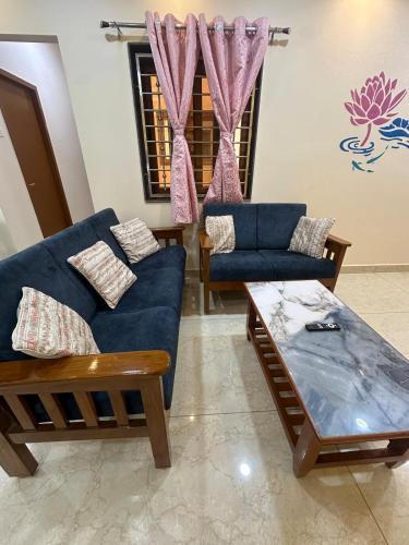 Perungudi Apartment | 8 Bed Cool 3 bedroom kitchen WTC DLF OMR Apollo Proton OTT Wi-Fi