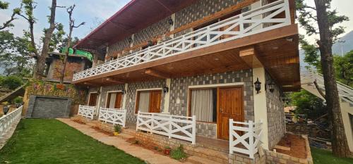 Shivanandi Hotel | Aamantran Stay's Homestay