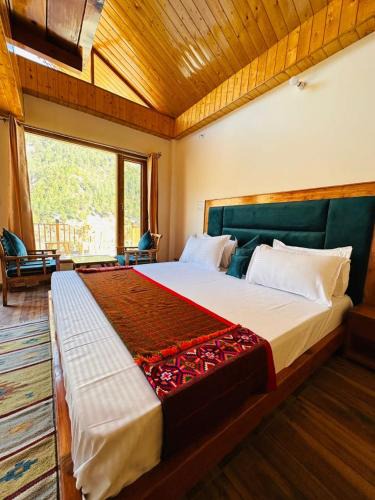 Banjar House | Above & Beyond - Tirthan