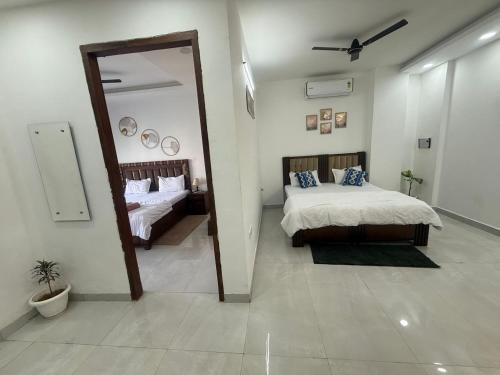 Zirakpur Apartment | Affordable Stay in Oxford Street Near Chandigarh