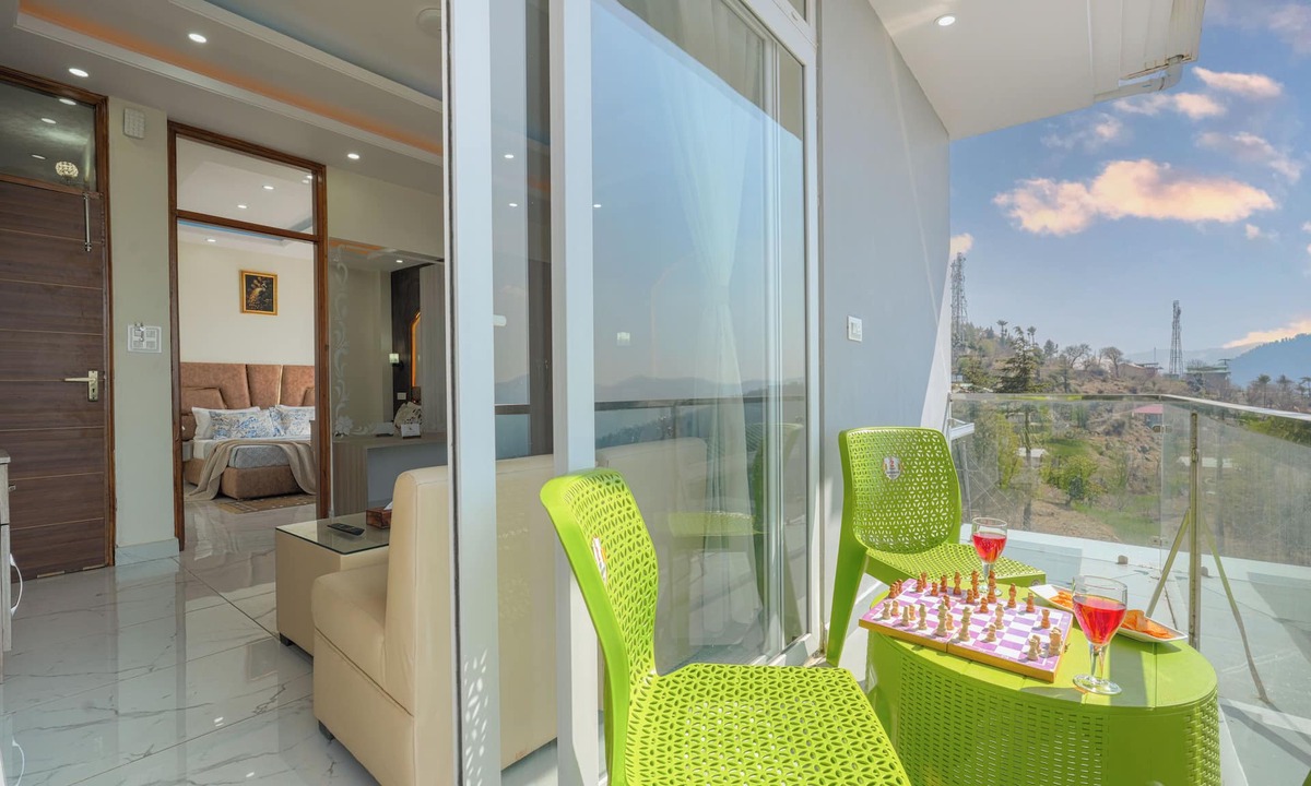 Naldehra Apartment | Alaya Stay Ridgeview Retreat Petfriendly