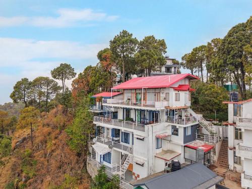 Kumarhatti Villa | Alaya Stays Cloudcatcher 4-BHK Pet-Friendly Villa, Outdoor Seating and Valley View