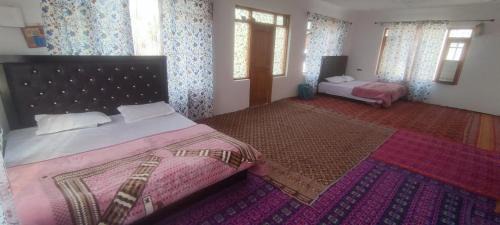 Dal Lake House | Alif inn home stay