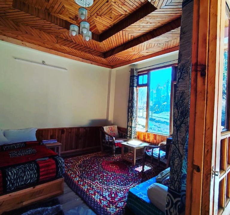 Banjar House | Alpine Homestay at Gadagusain