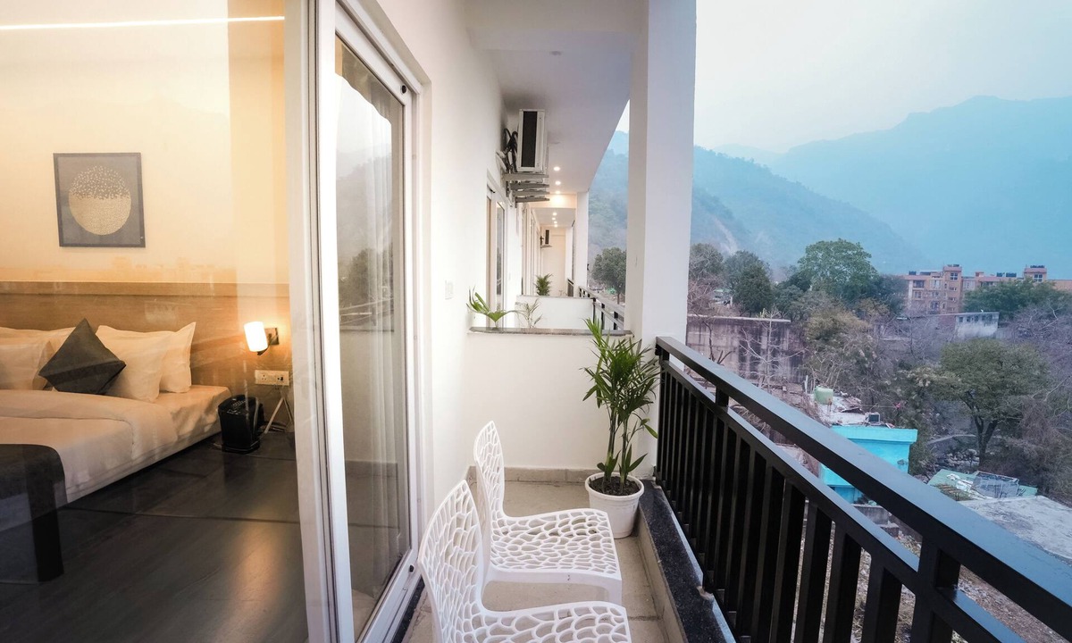 Tapovan Hotel | Alpine Retreat