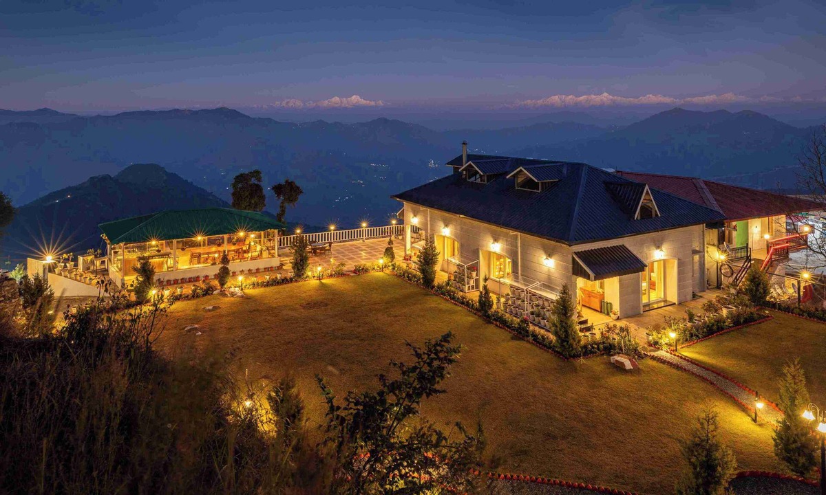 Kempty Range Villa | amã Stays & Trails Barefoot Bungalow, Dhanaulti