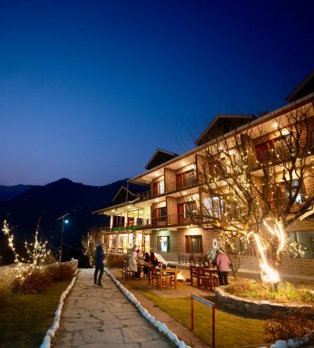 Manali Hotel | Aroha Residency- A Countryside Resort