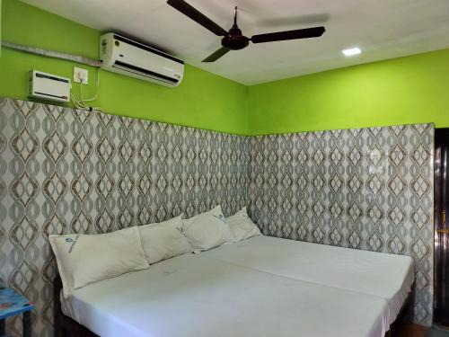 Velankanni Hotel | Arputha Lodge
