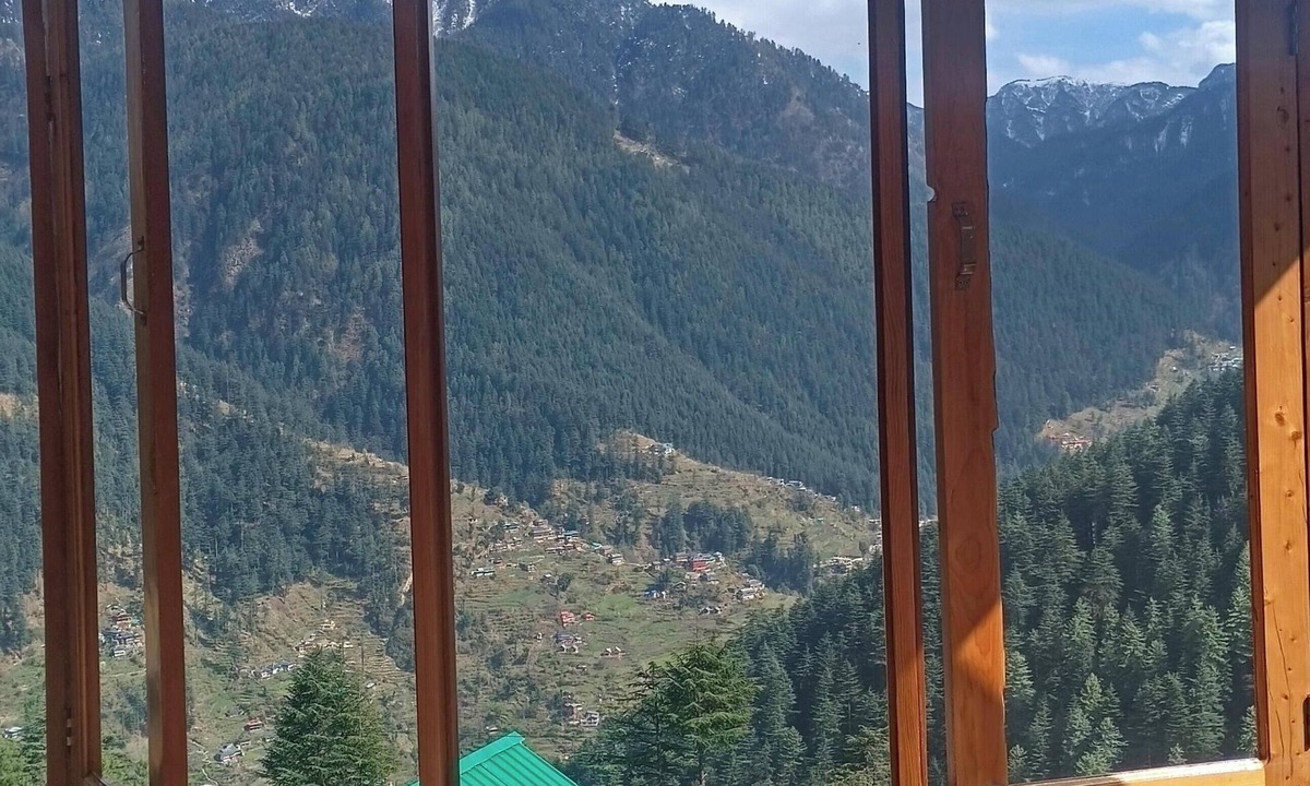 New Manali Cabin | Aum At the Great Himalayan National Park Road, comes the fairytale village Tandi