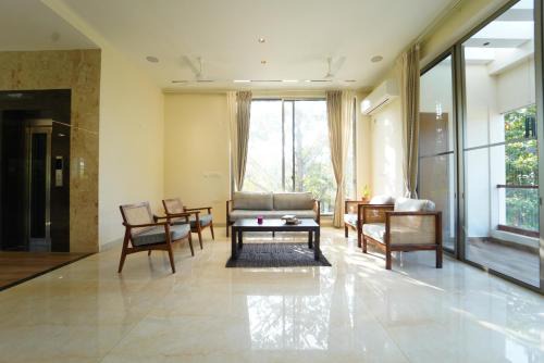 Nungambakkam Apartment | Aurora Mansion by Red Olive 3BHK Nr ECR Beach