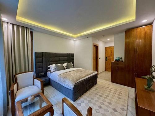 Banjar Hotel | Ausnya Tirthan