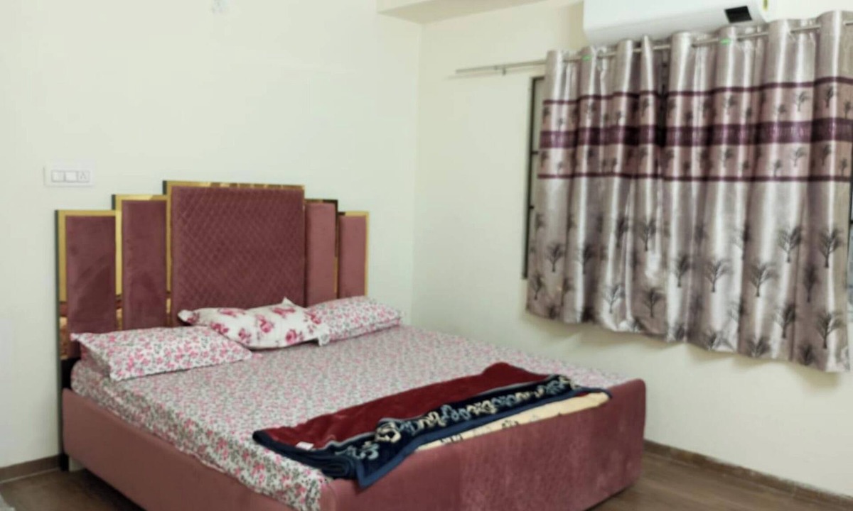 Banjara Hills Apartment | BANJARA HILLS ROAD - ROYAL SUITE