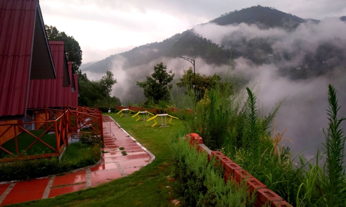 Kandaghat Hotel | Banjara Mountain Retreat Chail Hills