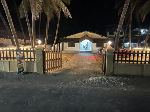 Murud House | Beach front