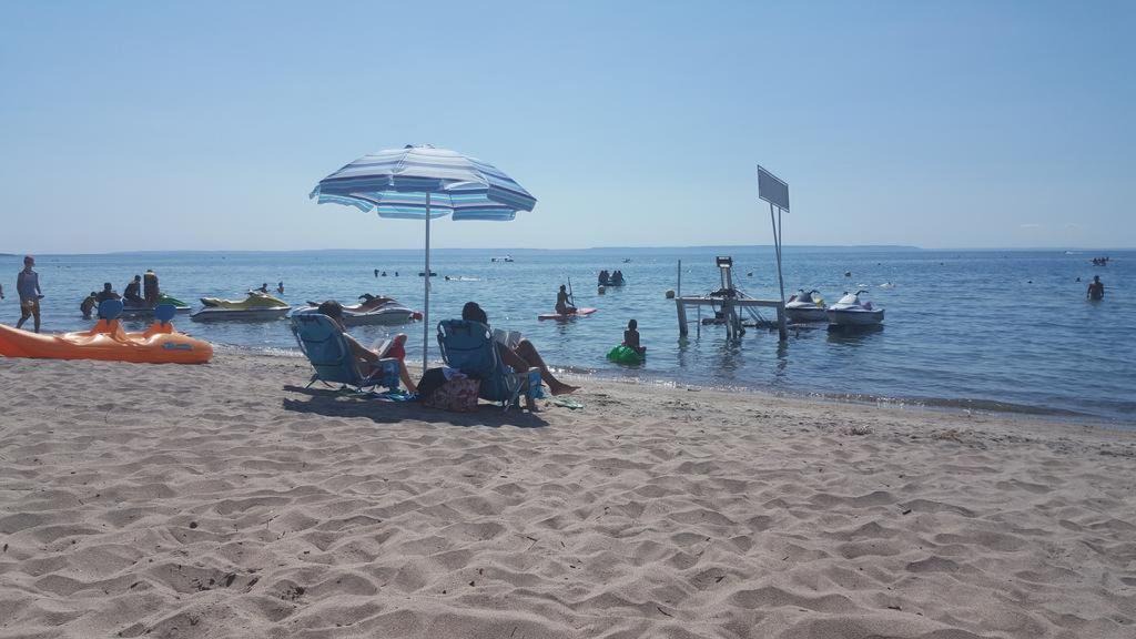 Balm Beach House | Beautiful Beach Front Resort - Family Suite I (Weekly)
