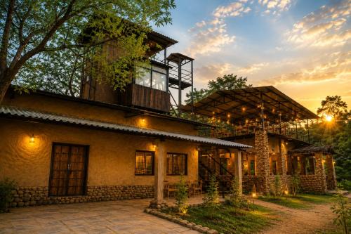 Chhatarpur Hotel | Bhuvan Aarogyam Vanvaasi Retreat - Near Core Panna Tiger Reserve & Safari Zone