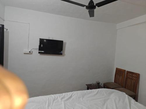 Naukuchiyatal House | Blue sky homestay