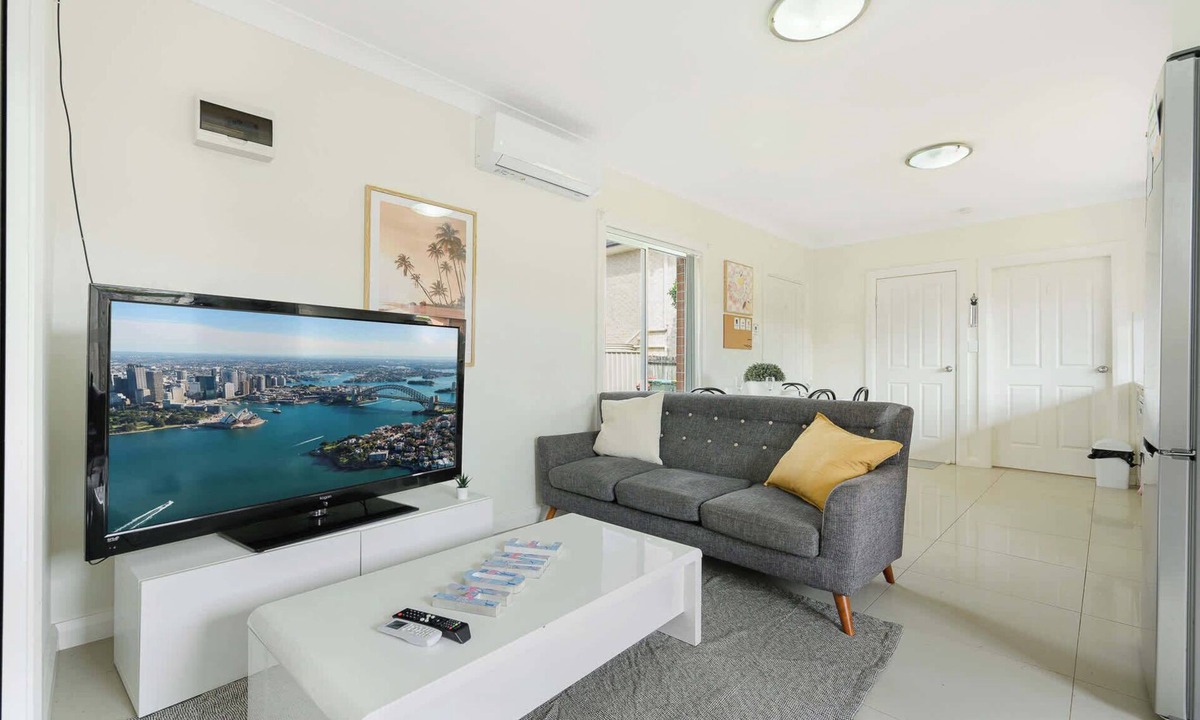 North Ryde House | Bright 2BR North Ryde Near Metro & Macquarie