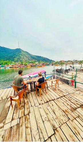 Dal Lake Bed & Breakfast | Budget Cottage By Aristotle