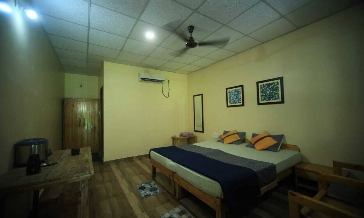 Dabhoi Hotel | Camp Unity