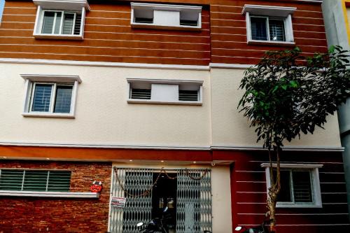 Yelahanka Hotel | Capital O N R Residency