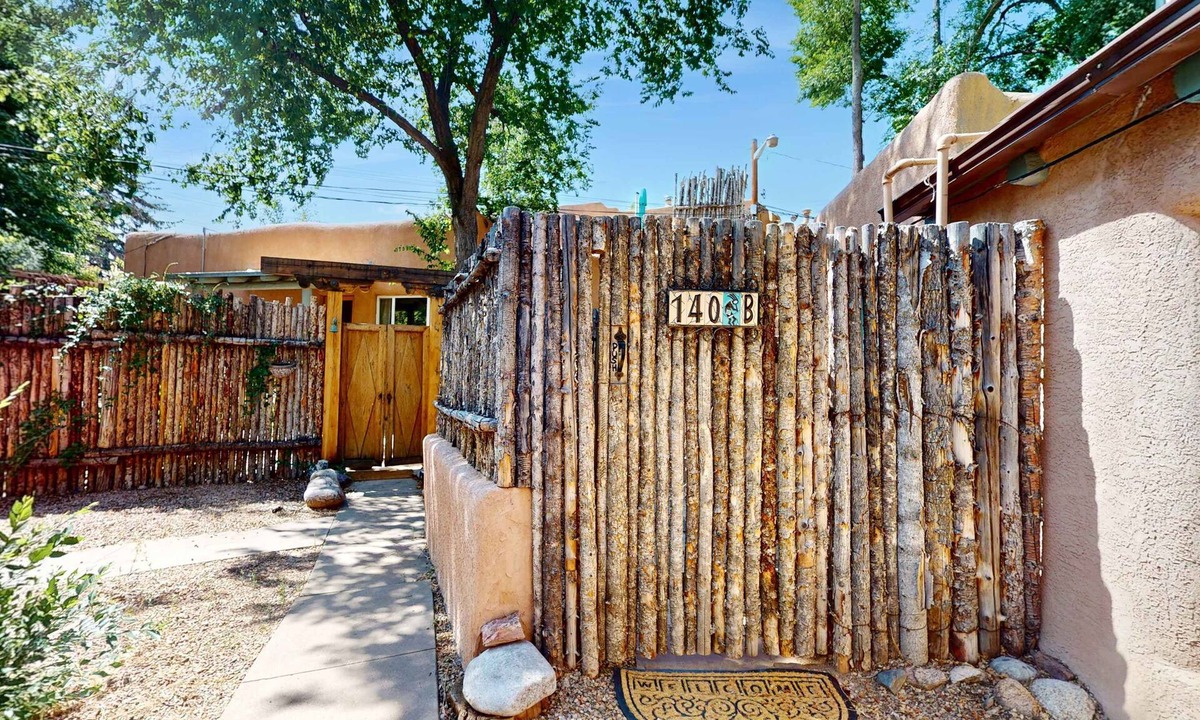 South Capitol Apartment | Casita Tesoro - Walk to Plaza, AC, Pet Friendly