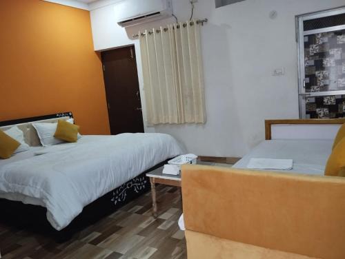 Udaipur District House | City and Palace view guest house
