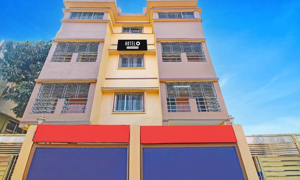 Durgapur House | Classic with BalconyHotel Diamond Inn