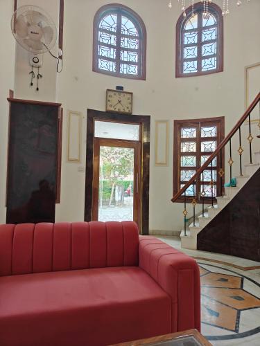 Varanasi Bed & Breakfast | ClubRoyale