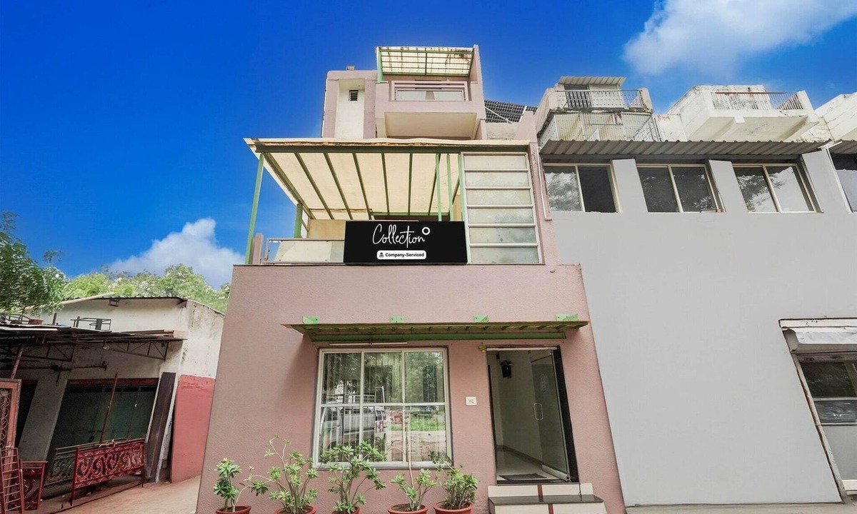 Gandhinagar House | Collection O Metro Station Gandhinagar
