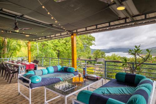 Mulshi House | Cosmicstays Lake County - A Sunset View Lakehouse