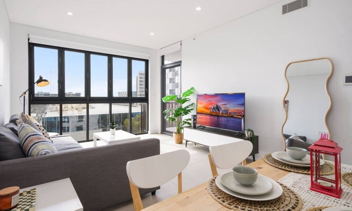 Rosebery Apartment | Cozy 2B2B near CBD & Airport-w/parking & pets