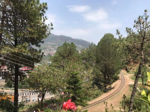 Bilaspur Apartment | Cozy Solan Apartment with Stunning Views