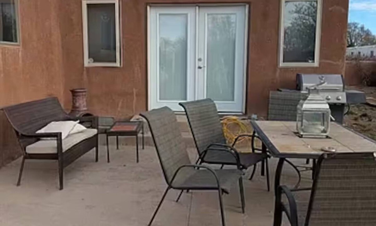 Espanola Apartment | Cozy Studio apartment in beautiful Española with cental air.