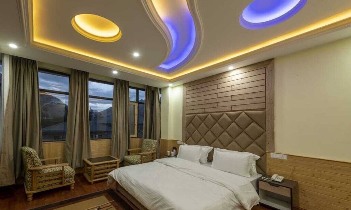 Kargil Hotel | Dee Grand Marq Hotel