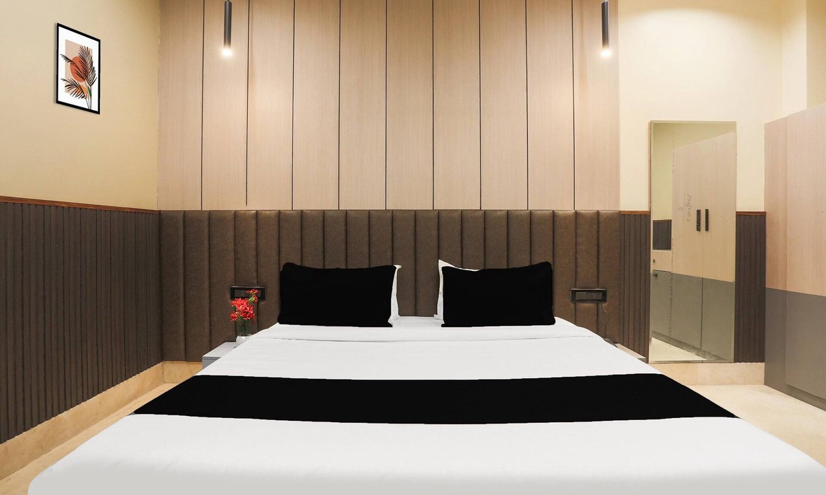 Hisar House | Deluxe Hotel Heritage Plaza