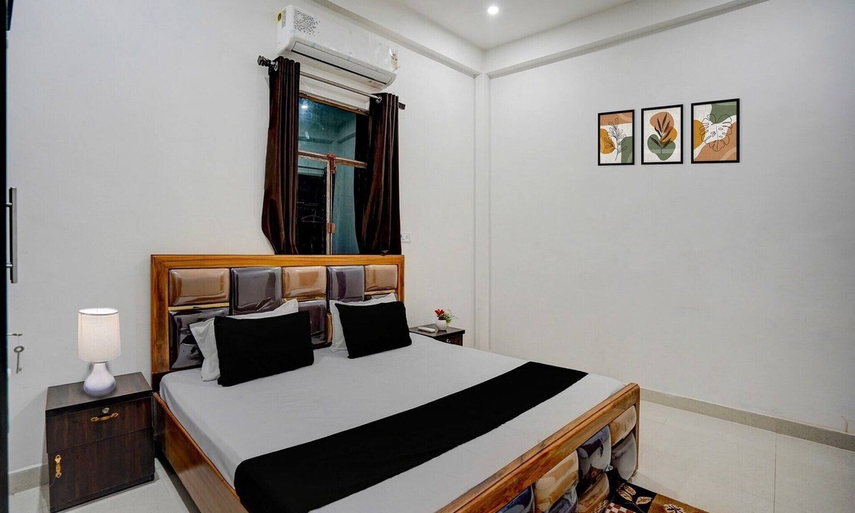 Allahabad House | DeluxeVeni Madhv Inn