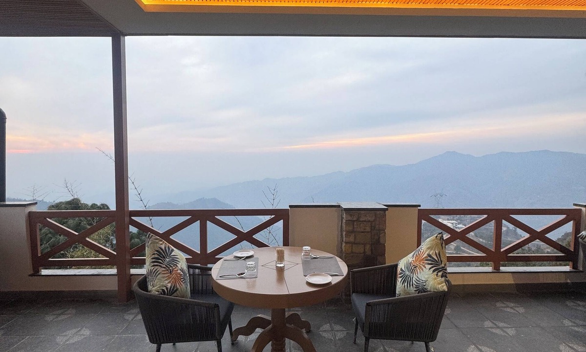 Sirala Hotel | Divine OAK Stay
