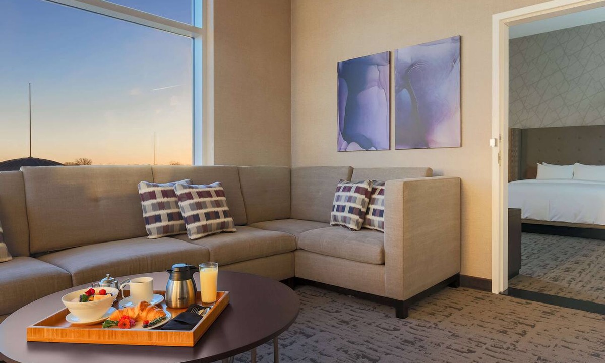 Evansville Hotel | DoubleTree by Hilton Evansville