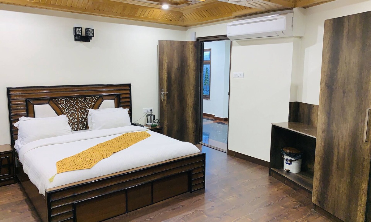 Chhota Shimla Hotel | Dusk N Dawn