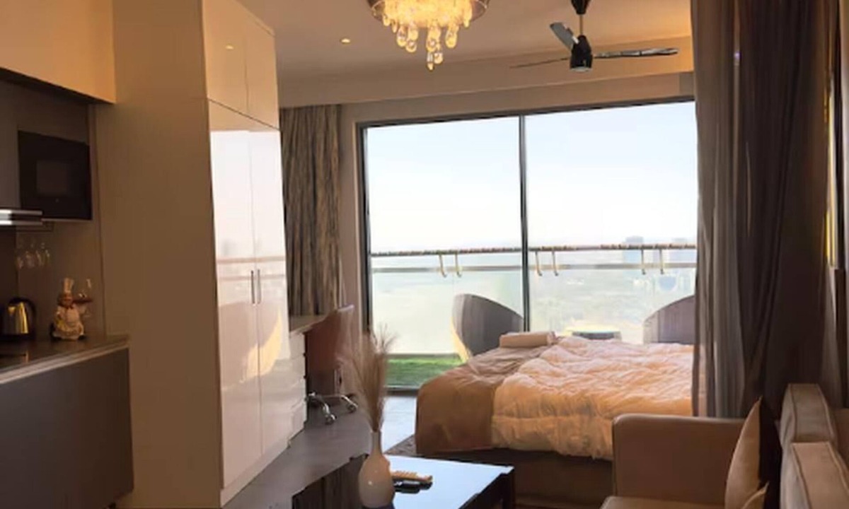 Noida Apartment | El Paso by Rivique Inn - River View Escape