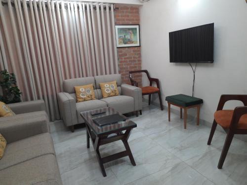 Banani Apartment | Elegant 3BR Apartment in Banani East Facing Balcony Great Location