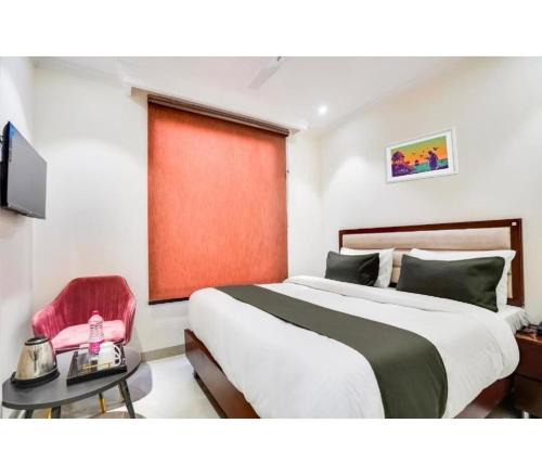 Paharganj Hotel | ELITE -by- Double RR Near New Delhi Railway Station