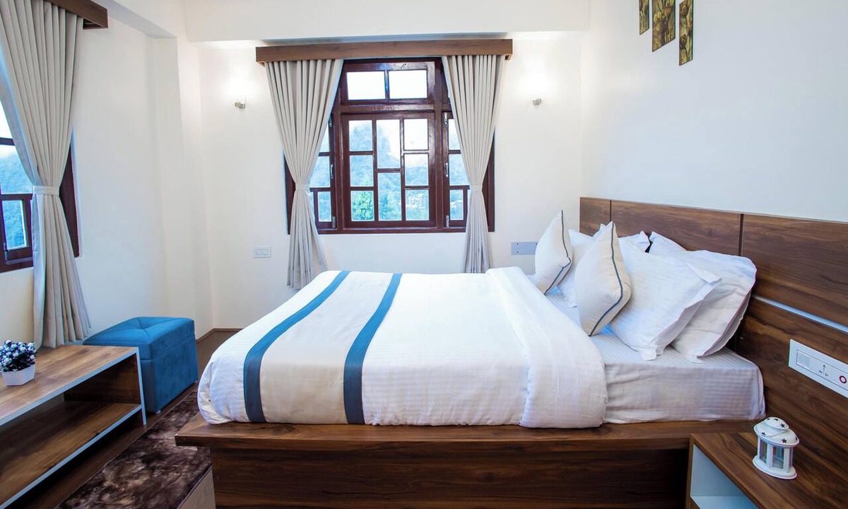 Lachung Hotel | Elite Zong Sikkim Hotel by Divine's