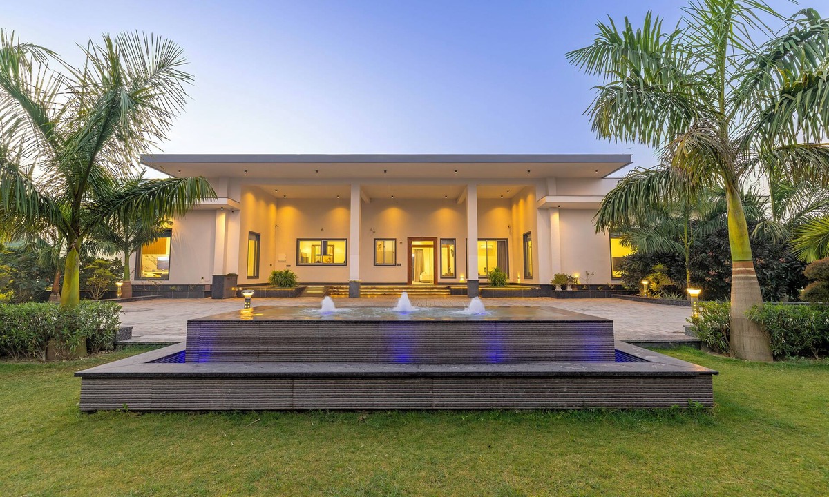 Delhi Villa | Elivaas Levante Farms 5 BHK Villa
